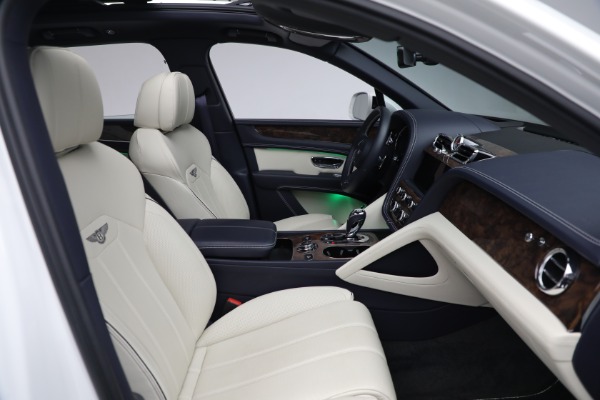 Used 2021 Bentley Bentayga Hybrid Hybrid for sale Call for price at Alfa Romeo of Westport in Westport CT 06880 25