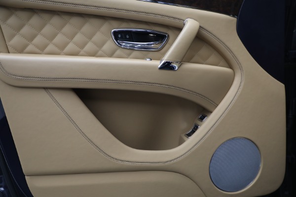 Used 2020 Bentley Bentayga V8 for sale Sold at Alfa Romeo of Westport in Westport CT 06880 17