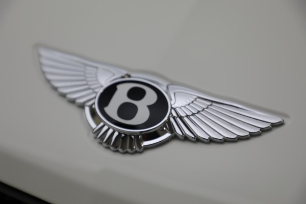 New 2023 Bentley Bentayga EWB V8 for sale $273,455 at Alfa Romeo of Westport in Westport CT 06880 20