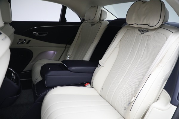 New 2023 Bentley Flying Spur Hybrid for sale $244,610 at Alfa Romeo of Westport in Westport CT 06880 24
