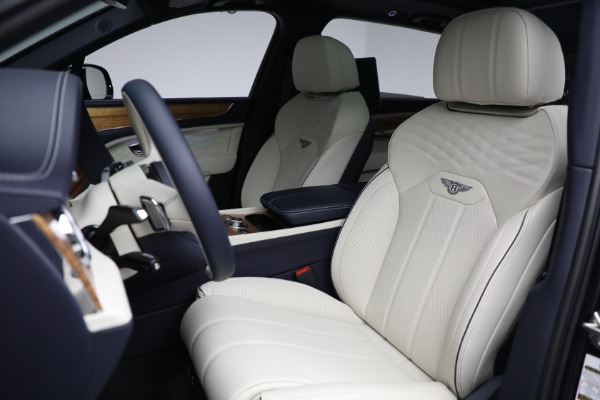 Used 2023 Bentley Bentayga EWB Azure for sale $179,900 at Alfa Romeo of Westport in Westport CT 06880 21