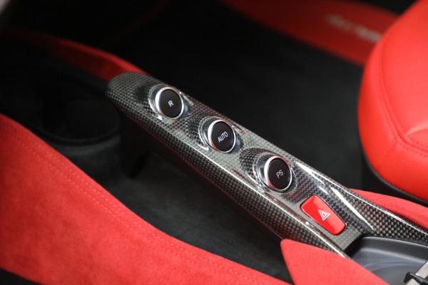 Used 2021 Ferrari F8 Tributo for sale $389,900 at Alfa Romeo of Westport in Westport CT 06880 19