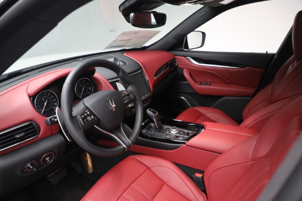 New 2023 Maserati Levante GT for sale $102,135 at Alfa Romeo of Westport in Westport CT 06880 13