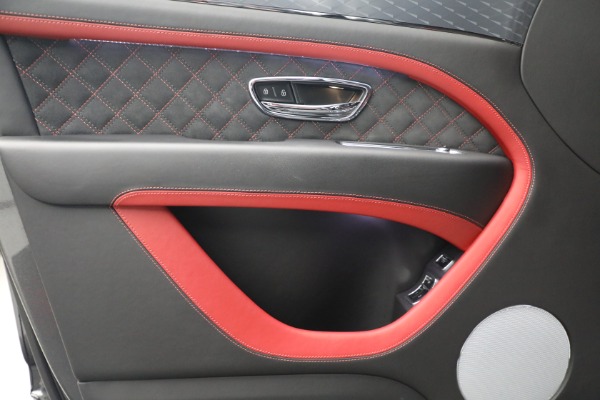 Used 2021 Bentley Bentayga Speed for sale $189,900 at Alfa Romeo of Westport in Westport CT 06880 17