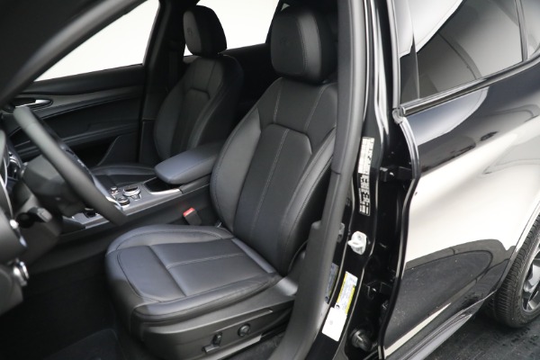 New 2023 Alfa Romeo Stelvio Ti for sale $55,530 at Alfa Romeo of Westport in Westport CT 06880 15