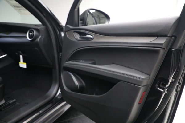 New 2023 Alfa Romeo Stelvio Ti for sale $55,530 at Alfa Romeo of Westport in Westport CT 06880 21