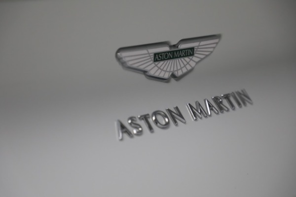Used 2019 Aston Martin DB11 V8 for sale $124,900 at Alfa Romeo of Westport in Westport CT 06880 28
