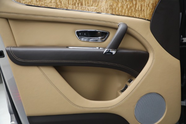 Used 2020 Bentley Bentayga V8 for sale Call for price at Alfa Romeo of Westport in Westport CT 06880 14