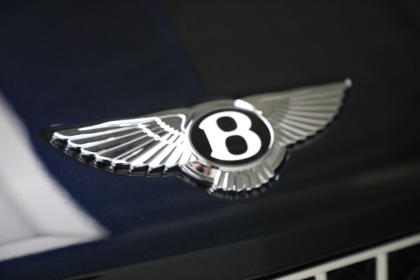 New 2023 Bentley Bentayga EWB V8 for sale $259,345 at Alfa Romeo of Westport in Westport CT 06880 15
