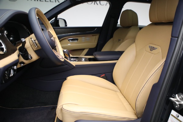New 2023 Bentley Bentayga EWB V8 for sale $259,345 at Alfa Romeo of Westport in Westport CT 06880 19