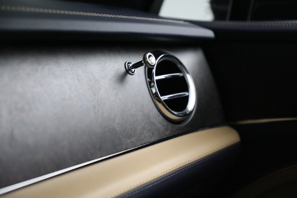 New 2023 Bentley Bentayga EWB V8 for sale $259,345 at Alfa Romeo of Westport in Westport CT 06880 25