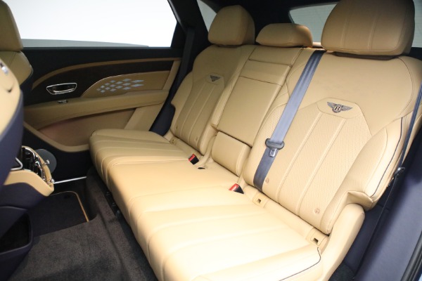 New 2023 Bentley Bentayga EWB V8 for sale $259,345 at Alfa Romeo of Westport in Westport CT 06880 26