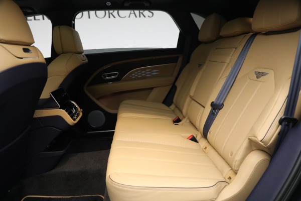 New 2023 Bentley Bentayga EWB V8 for sale $259,345 at Alfa Romeo of Westport in Westport CT 06880 27