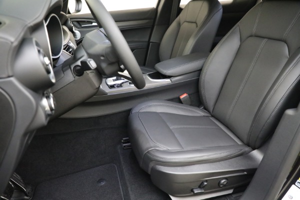 New 2023 Alfa Romeo Stelvio Ti for sale $60,550 at Alfa Romeo of Westport in Westport CT 06880 15