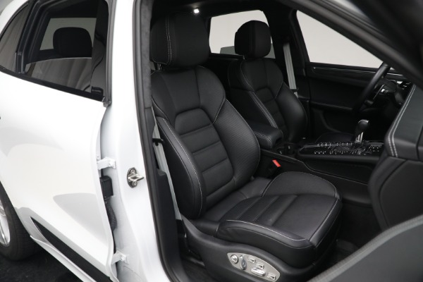 Used 2021 Porsche Macan Turbo for sale $84,900 at Alfa Romeo of Westport in Westport CT 06880 18