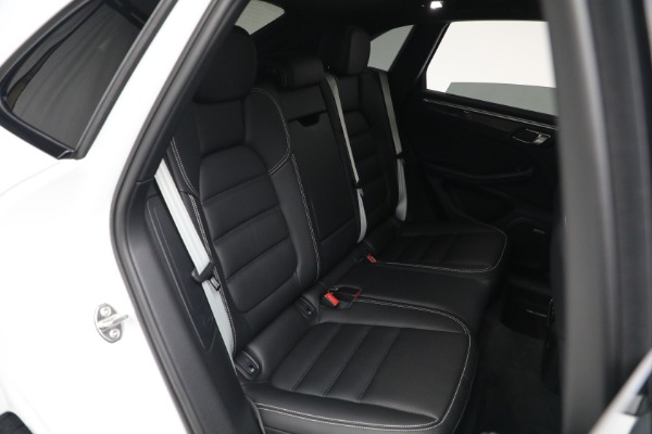 Used 2021 Porsche Macan Turbo for sale $84,900 at Alfa Romeo of Westport in Westport CT 06880 20