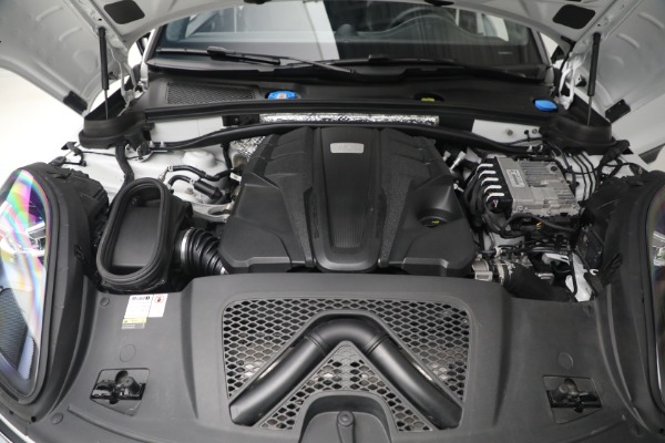 Used 2021 Porsche Macan Turbo for sale $84,900 at Alfa Romeo of Westport in Westport CT 06880 23