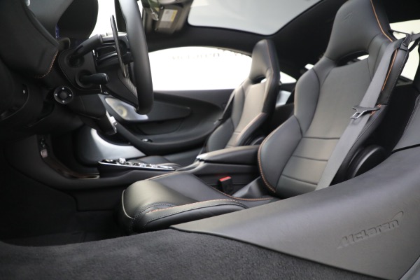 Used 2021 McLaren GT Luxe for sale $195,900 at Alfa Romeo of Westport in Westport CT 06880 28