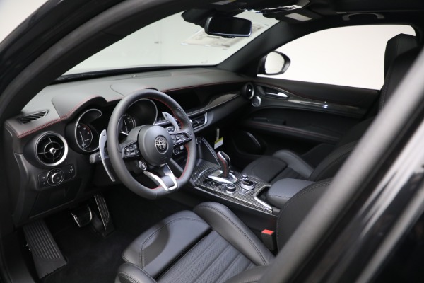 New 2023 Alfa Romeo Stelvio Estrema for sale $63,625 at Alfa Romeo of Westport in Westport CT 06880 13