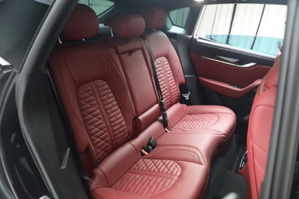 Used 2021 Maserati Levante Trofeo for sale $114,900 at Alfa Romeo of Westport in Westport CT 06880 24