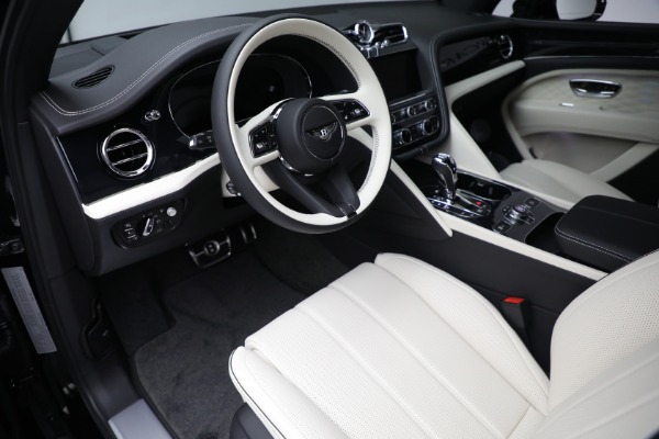 New 2023 Bentley Bentayga EWB Azure V8 for sale $297,600 at Alfa Romeo of Westport in Westport CT 06880 17