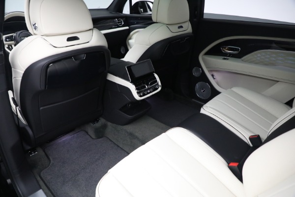 New 2023 Bentley Bentayga EWB Azure V8 for sale $297,600 at Alfa Romeo of Westport in Westport CT 06880 21