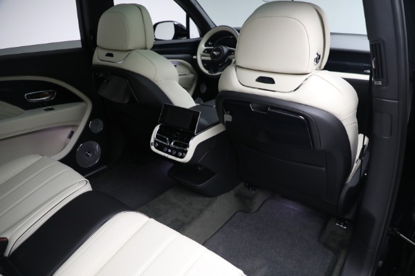 New 2023 Bentley Bentayga EWB Azure V8 for sale $297,600 at Alfa Romeo of Westport in Westport CT 06880 28