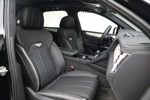 New 2023 Bentley Bentayga V8 for sale $238,470 at Alfa Romeo of Westport in Westport CT 06880 28