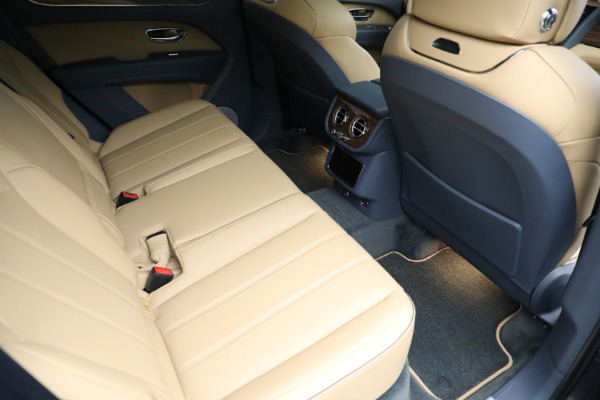 New 2023 Bentley Bentayga V8 for sale $230,170 at Alfa Romeo of Westport in Westport CT 06880 28