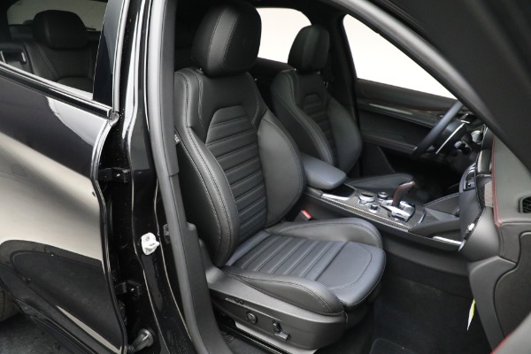 New 2023 Alfa Romeo Stelvio Estrema for sale $63,175 at Alfa Romeo of Westport in Westport CT 06880 19