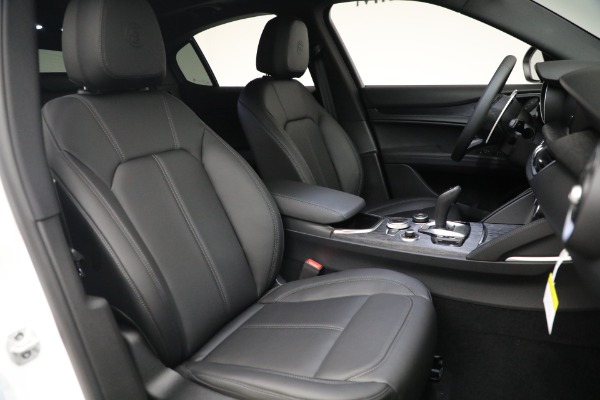 New 2023 Alfa Romeo Stelvio Sprint for sale $51,665 at Alfa Romeo of Westport in Westport CT 06880 24