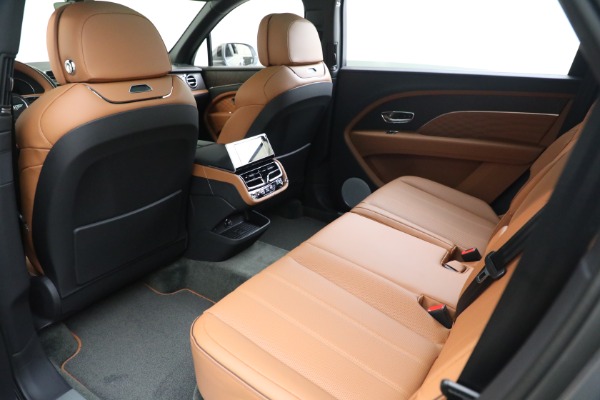 New 2023 Bentley Bentayga EWB Azure V8 for sale $274,655 at Alfa Romeo of Westport in Westport CT 06880 23