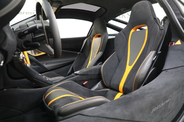 Used 2018 McLaren 720S Performance for sale $289,900 at Alfa Romeo of Westport in Westport CT 06880 19