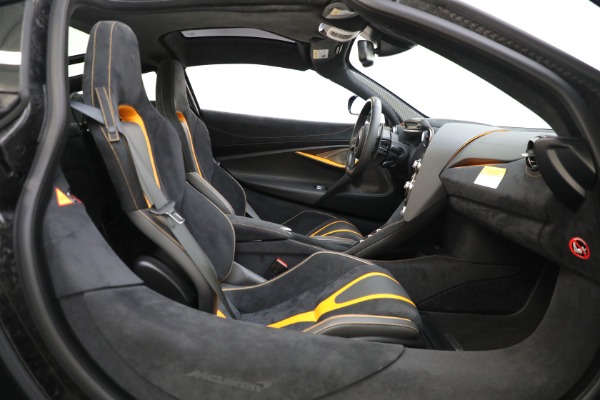 Used 2018 McLaren 720S Performance for sale $289,900 at Alfa Romeo of Westport in Westport CT 06880 22