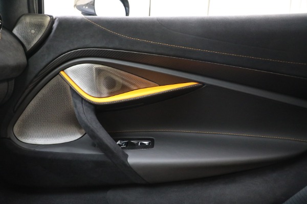 Used 2018 McLaren 720S Performance for sale $289,900 at Alfa Romeo of Westport in Westport CT 06880 24