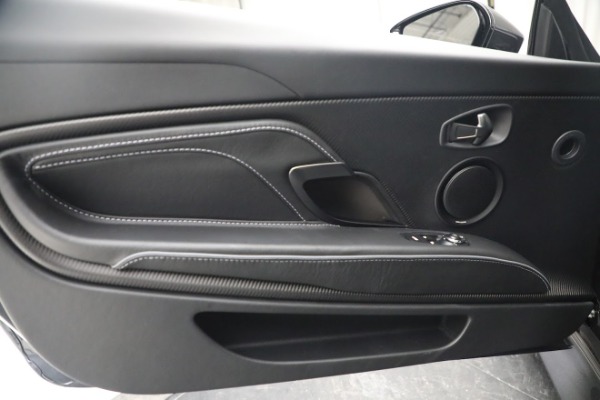Used 2021 Aston Martin DBS Superleggera for sale $299,900 at Alfa Romeo of Westport in Westport CT 06880 21