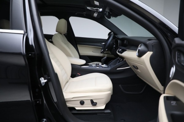 New 2023 Alfa Romeo Stelvio Ti Lusso for sale $59,275 at Alfa Romeo of Westport in Westport CT 06880 16