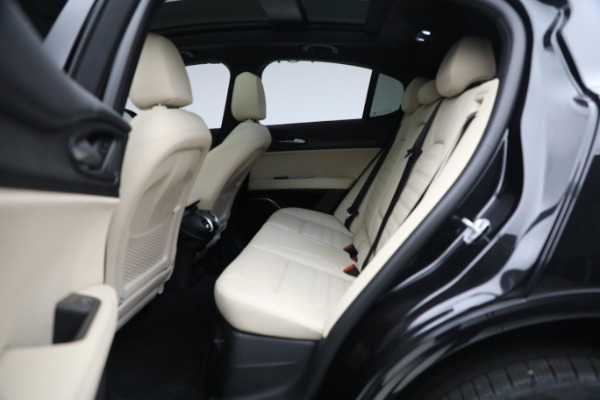 New 2023 Alfa Romeo Stelvio Ti Lusso for sale $59,275 at Alfa Romeo of Westport in Westport CT 06880 17