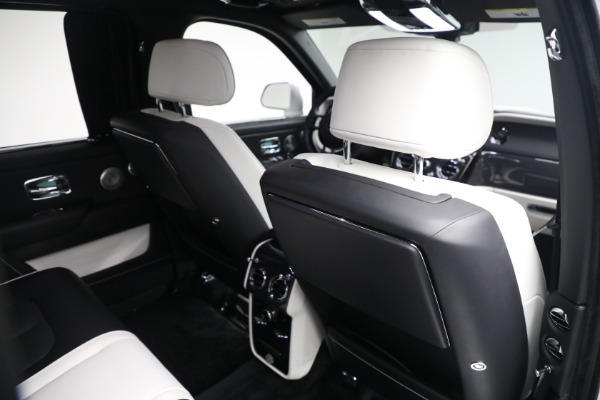 Used 2022 Rolls-Royce Black Badge Cullinan for sale $399,900 at Alfa Romeo of Westport in Westport CT 06880 25
