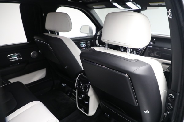 Used 2022 Rolls-Royce Black Badge Cullinan for sale $399,900 at Alfa Romeo of Westport in Westport CT 06880 25