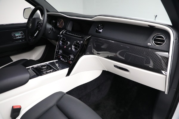 Used 2022 Rolls-Royce Black Badge Cullinan for sale $399,900 at Alfa Romeo of Westport in Westport CT 06880 26