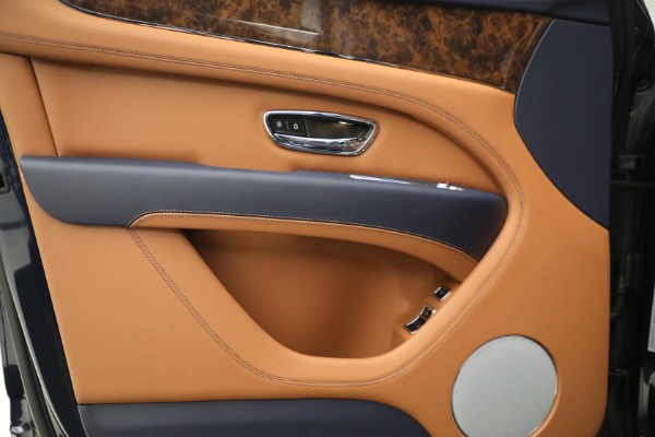New 2023 Bentley Bentayga V8 for sale $233,825 at Alfa Romeo of Westport in Westport CT 06880 19