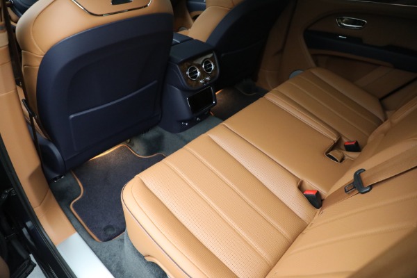 New 2023 Bentley Bentayga V8 for sale $233,825 at Alfa Romeo of Westport in Westport CT 06880 23