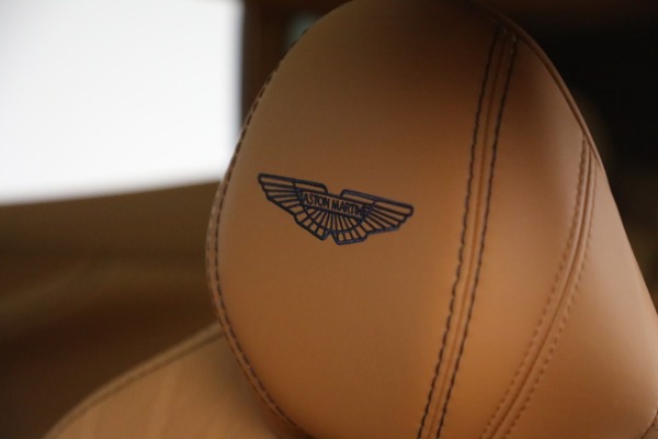 Used 2022 Aston Martin DBX for sale $169,900 at Alfa Romeo of Westport in Westport CT 06880 16