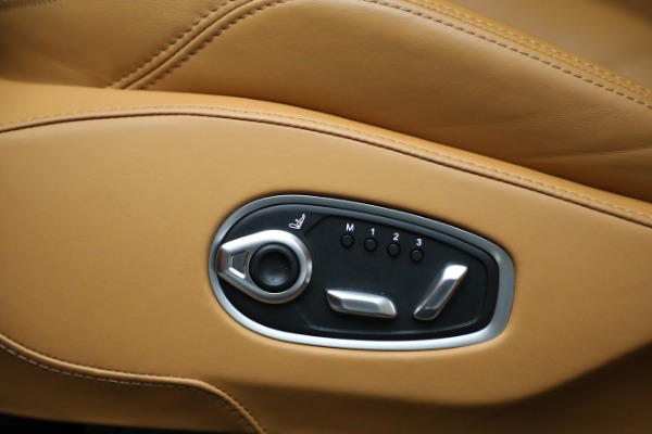 Used 2022 Aston Martin DBX for sale $169,900 at Alfa Romeo of Westport in Westport CT 06880 20