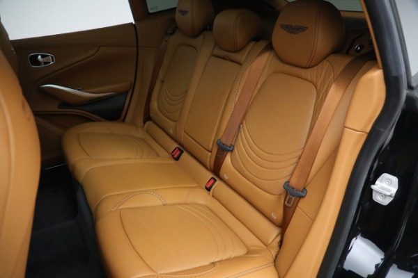 Used 2022 Aston Martin DBX for sale $169,900 at Alfa Romeo of Westport in Westport CT 06880 22