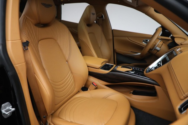 Used 2022 Aston Martin DBX for sale $169,900 at Alfa Romeo of Westport in Westport CT 06880 24