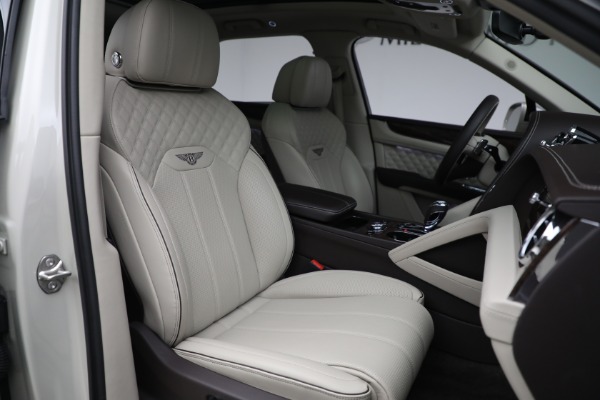 Used 2022 Bentley Bentayga V8 for sale $205,900 at Alfa Romeo of Westport in Westport CT 06880 28