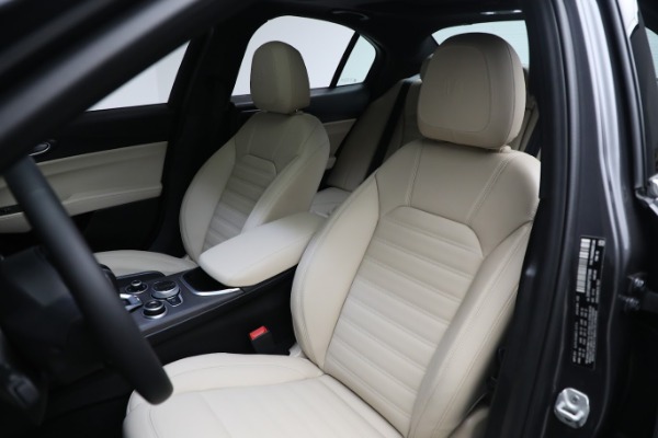New 2023 Alfa Romeo Giulia Ti Lusso for sale $50,370 at Alfa Romeo of Westport in Westport CT 06880 13