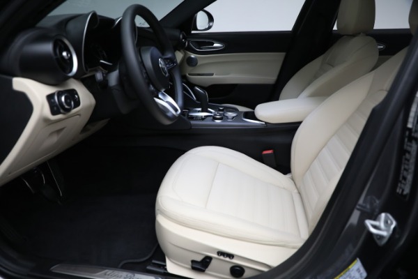 New 2023 Alfa Romeo Giulia Ti Lusso for sale $50,370 at Alfa Romeo of Westport in Westport CT 06880 15